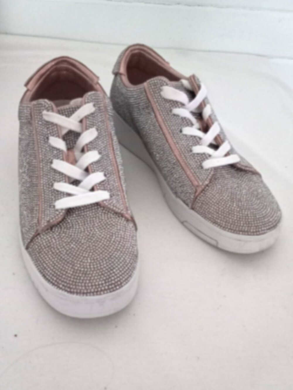Jessica Simpson Silesta Champagne Rhinestone Sneakers Women’s Size 9 Shimmer